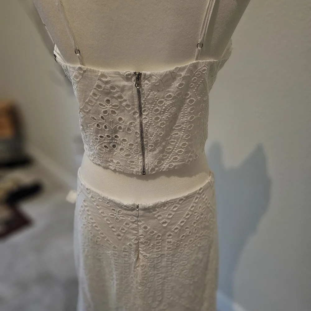 **NWOT** Beautiful White Skirt & Top Set M - Picture 7 of 7